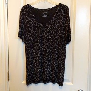 Apt. 9 Essentials XL Black and white circle pattern shirt